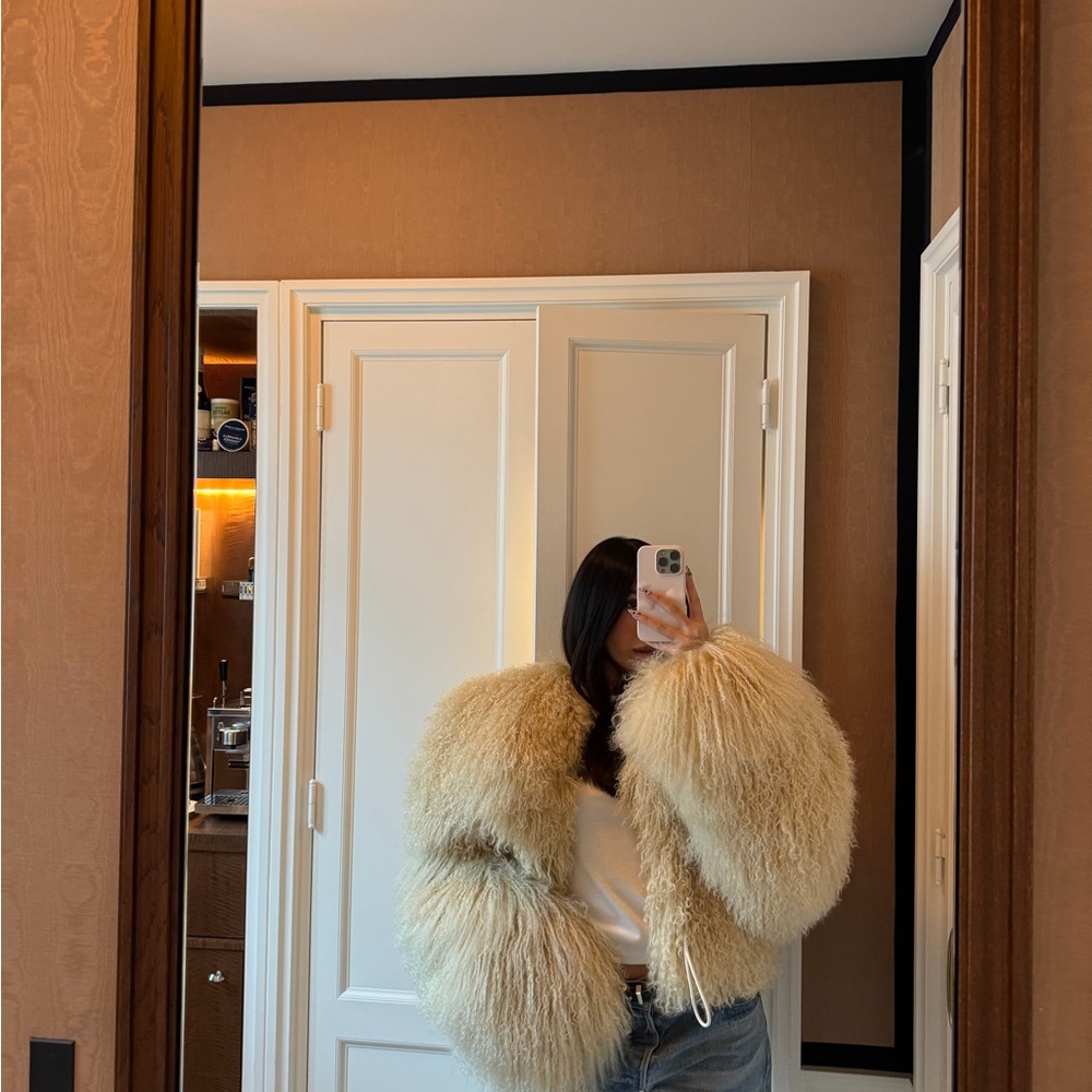 The Attico Cropped Shearling Jacket (36) - Picture 14 of 15